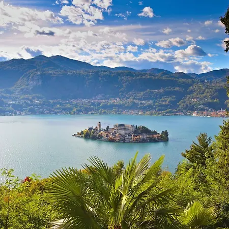 Zio Enry Terrace In Orta - Happy Appartamento Armeno